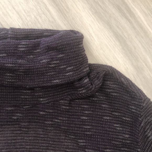 NWOT turtleneck lightweight top - Picture 3 of 8
